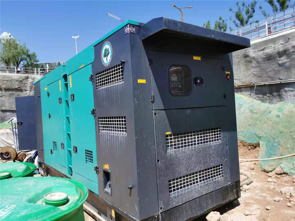 路輝發(fā)電機(jī)租賃公司告訴你柴油發(fā)電機(jī)組使用的注意事項(xiàng)有哪些(圖1)